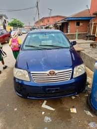 A picture of Toyota Corolla bank type 2006 model baked once Engine and