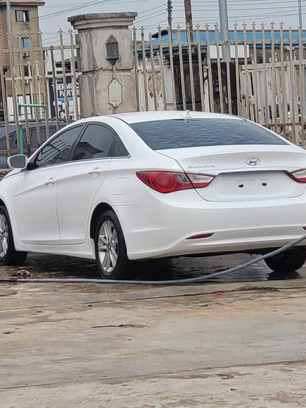 A picture of Hyundai sonata