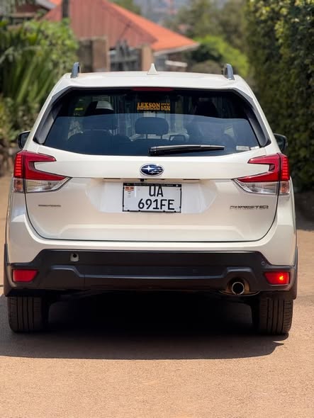 A picture of Subaru Forester SK9 2018 2 5cc petrol sunroof 85M