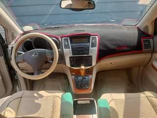 A picture of RX 330 Lexus