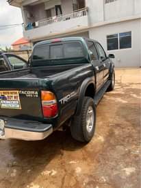 A picture of Toyota Tacoma 07030623059