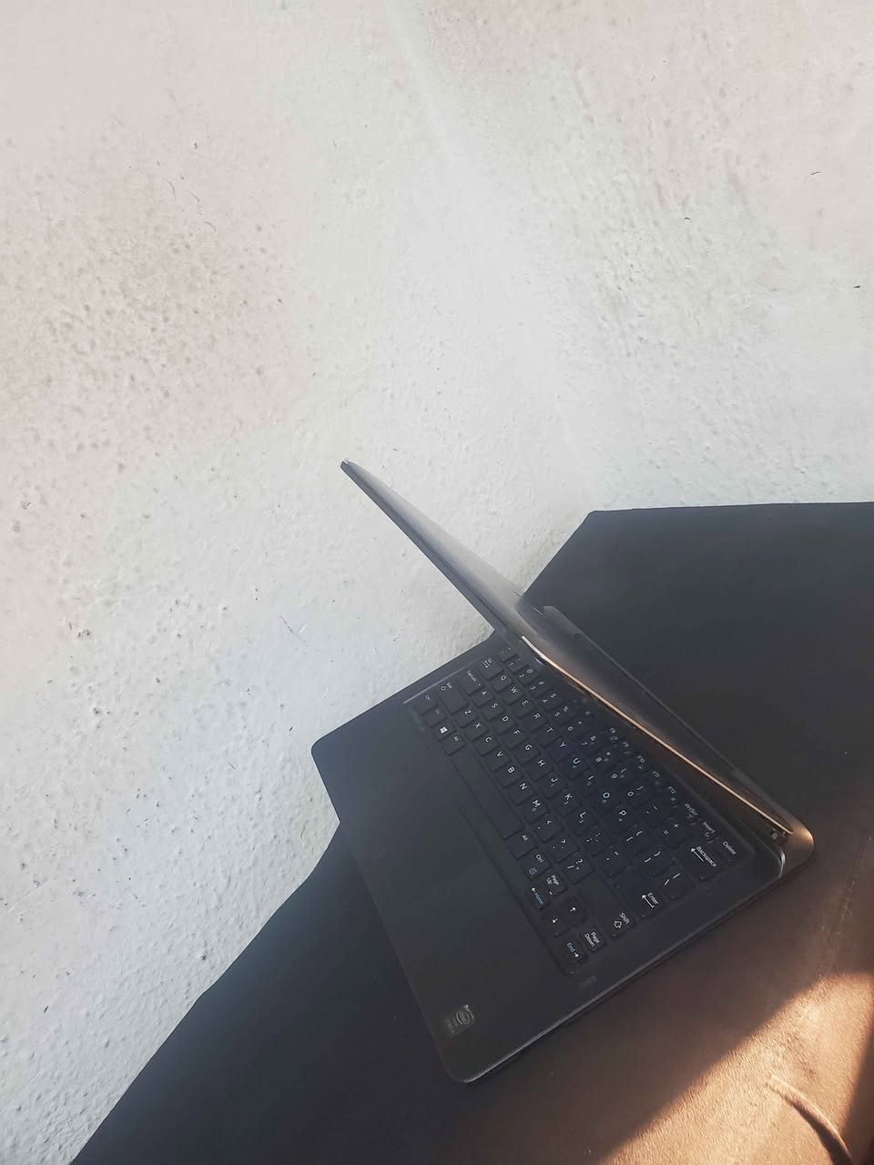 A picture of Dell latitude TBEkI5Q Core i5 8gb Ram 256SSD Keyboard light