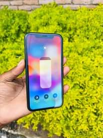 A picture of IPHONE XR GB 64