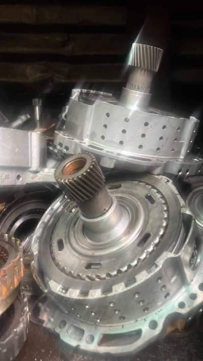 A picture of Complete gearbox and parts