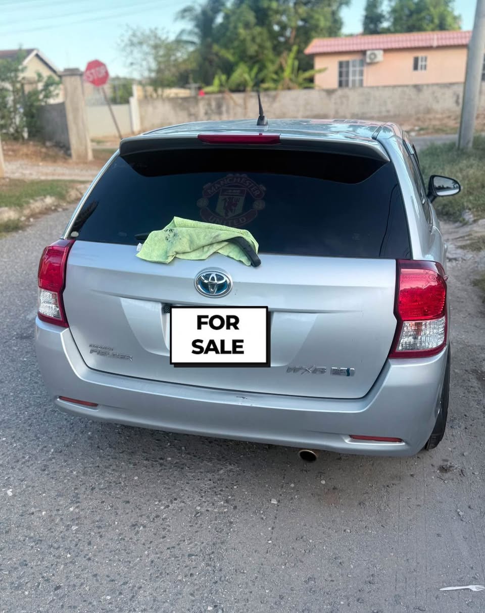 toyota fielder