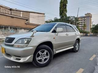 A picture of Toyota Harrier Price 21 mil Year 2000 Cc 2160 Low