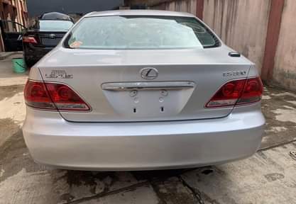 A picture of Clean Lexus ES330 2006 First body neatly used like Toks