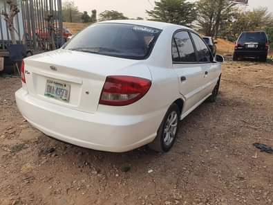 A picture of Kia Rio 2007 model automatic Transmision 4 sale Clean body