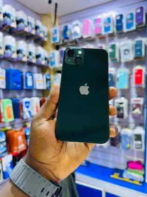 A picture of Iphone 13