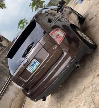 A picture of Ford Edge 08 model