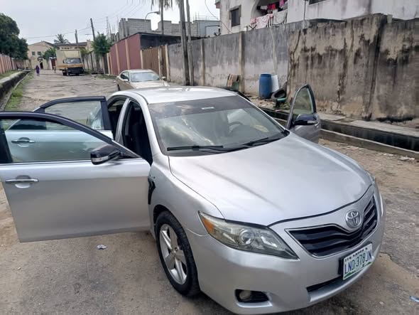 A picture of Toyota Camry 2011 08103765209