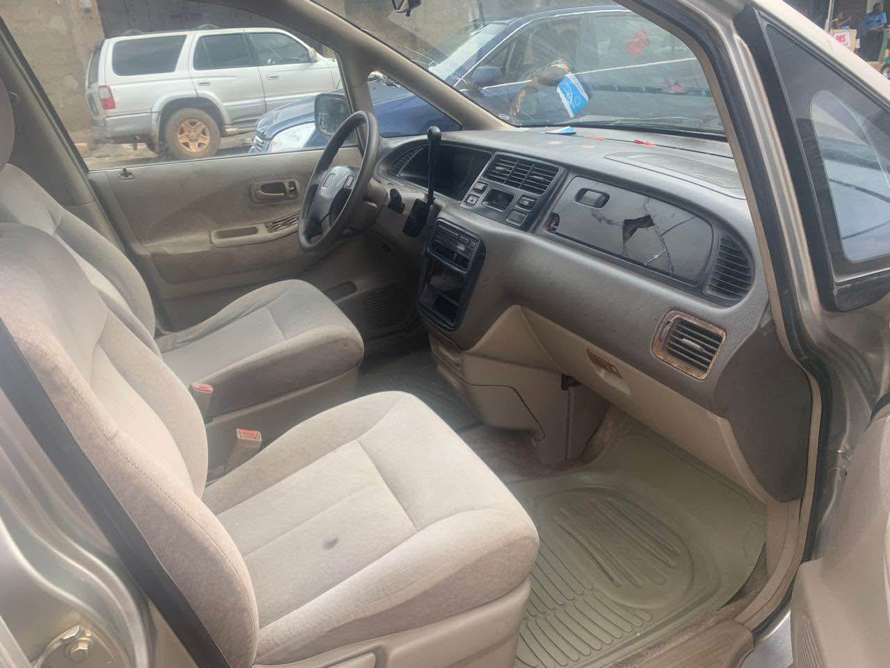 A picture of Honda Odeyssy 2000 08039538695