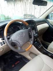 A picture of Distress sale 2004 2004 Toyota Highlander Please AC NEEDS ATTENTION