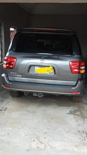 A picture of Toyota sequoia v8 Toyota sequoia