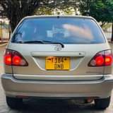 A picture of HARRIER OLD MODEL YEAR 2001 CC 2160 LOW MILEAGE PRICE
