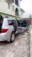 A picture of Toyota Highlander 08