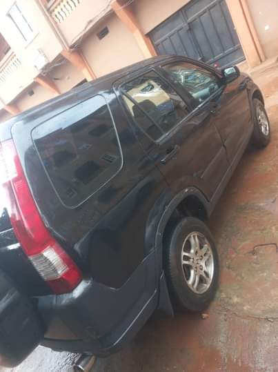 A picture of VERY CLEAN EXCELLENT 2004 HONDA CRV... BIG MEN JEEP.. Belgium
