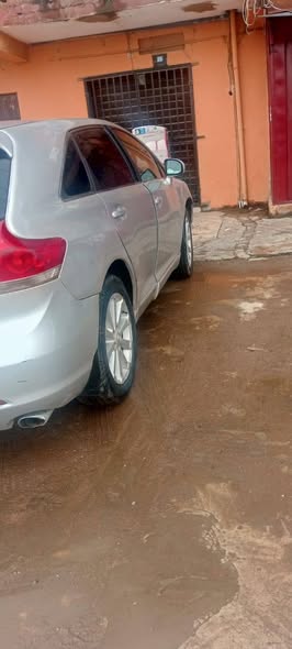 A picture of Toyota venza 2011