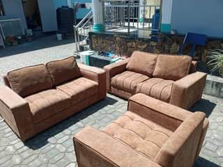 A picture of Sofa set 380k yote 0766619081