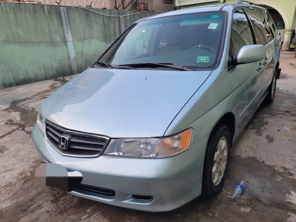 A picture of Honda Odyssey 2004