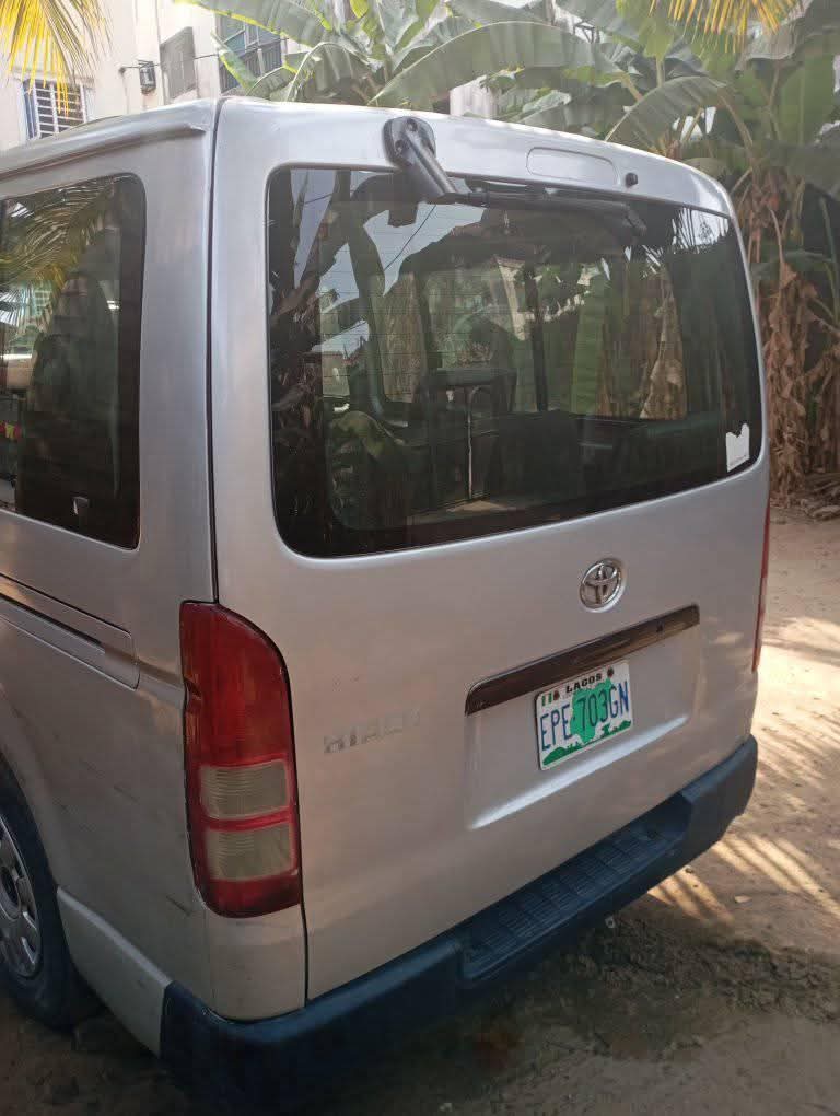A picture of 2015 Toyota hummer h2 bus