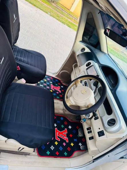 A picture of TOYOTA PORTE KALI SANA Full ac Cc 1290 Music sound