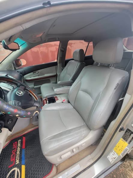 A picture of 2005 Lexus RX330