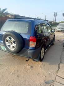 A picture of Toyota rav4