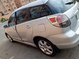 A picture of Toyota matrix 2006 first body pan