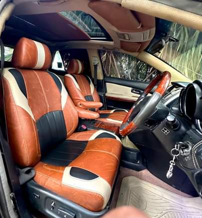 A picture of Toyota Hari lexus new modal