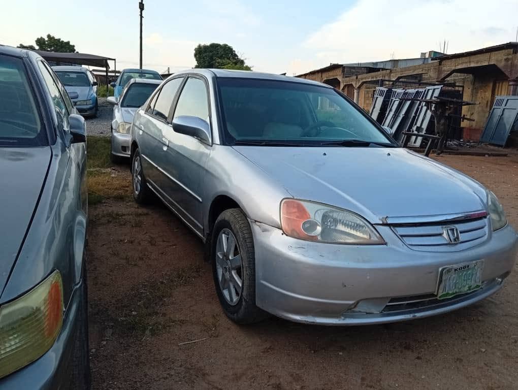 A picture of Honda Civic Bank type 2004 model