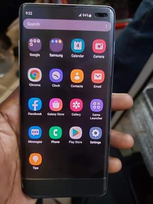A picture of QUICK DEAL SAMSUNG S10 AT 290000