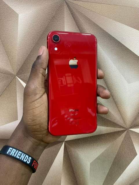 A picture of Iphone xr 64gb