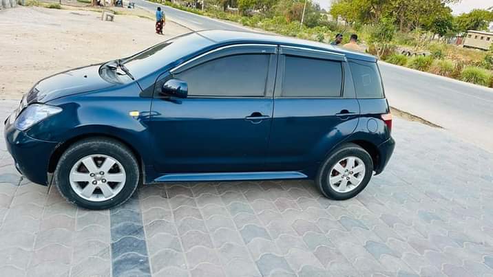 A picture of TOYOTA IST 2NZ