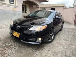 A picture of 2013 TOYOTA CAMRY