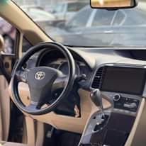 A picture of Toyota Venza 2010