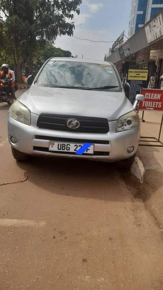 A picture of Toyota rav4 32m