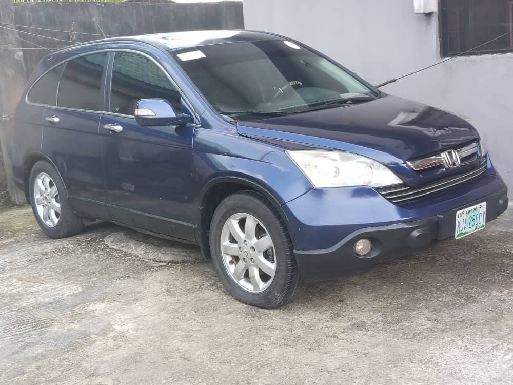 A picture of Honda CRV 2008
