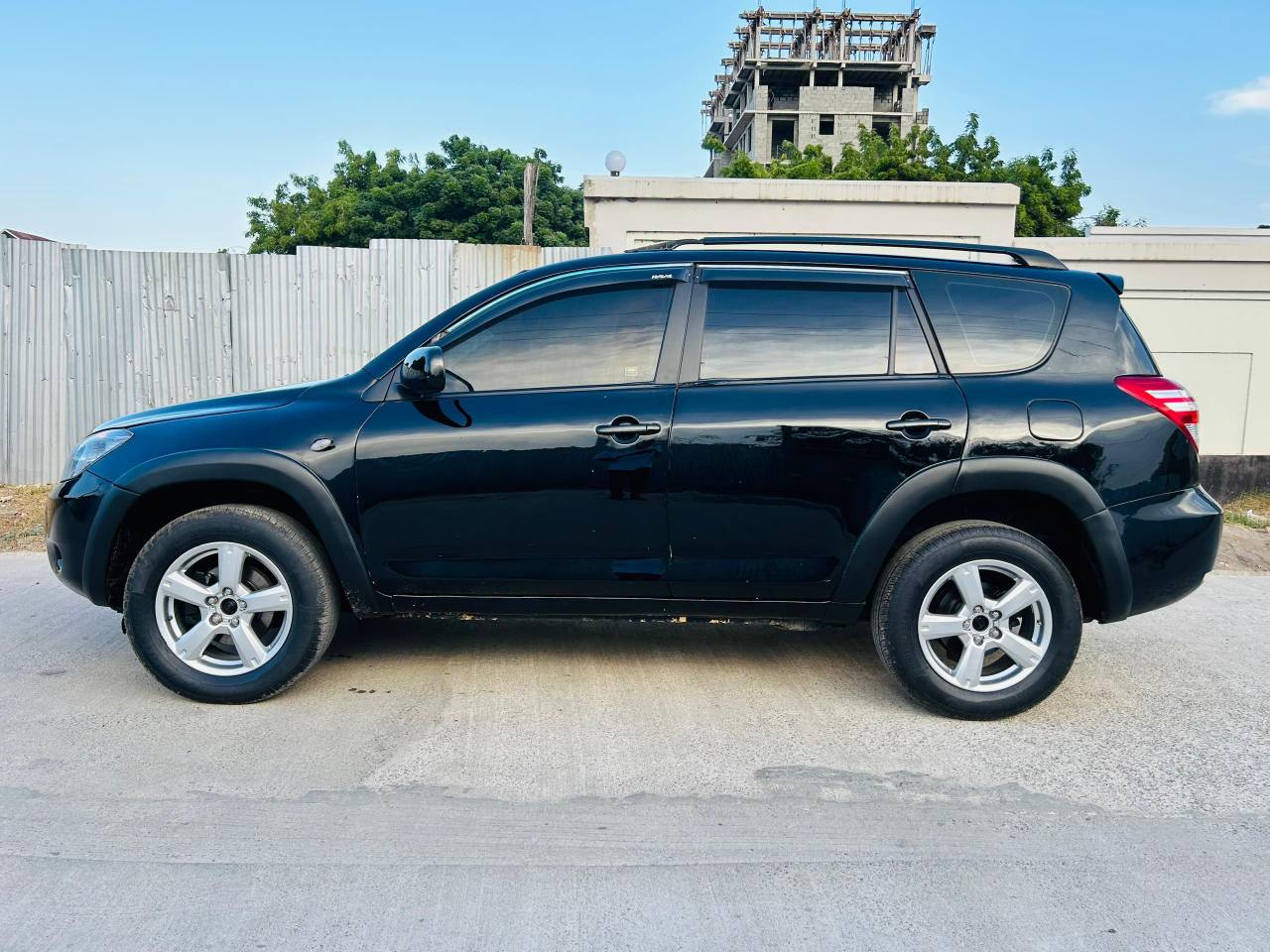 A picture of TOYOTA RAV4 MISS TZ DXB FOR SALE