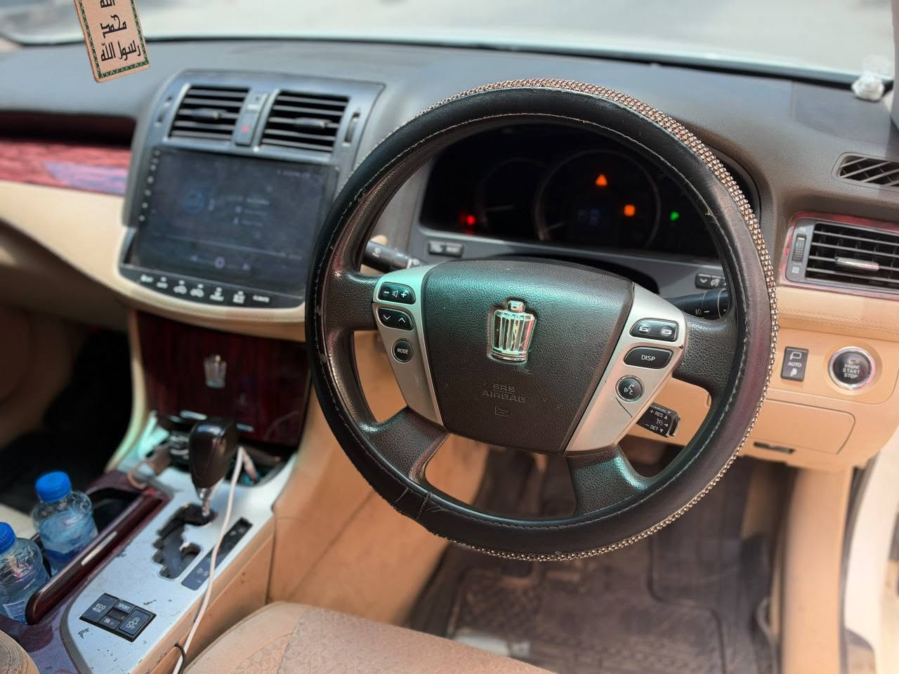 A picture of Toyota Crown Royal Year 2009 Clean interior Cc 2498 Dar