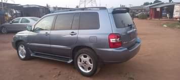 A picture of Clean Toyota Highlander 2005