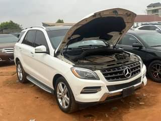 A picture of Mercedes Benz ML350 2015