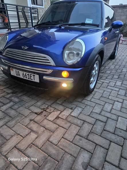 A picture of Mini Cooper manual transmission 2008