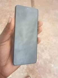 A picture of S20 5G 128gb rom and 12gb ram
