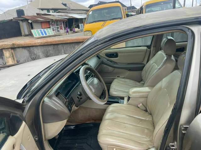 A picture of toyota avalon