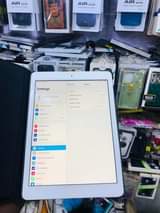 A picture of iPad Air 64