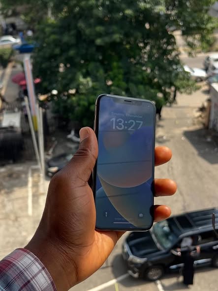 A picture of IPhone x