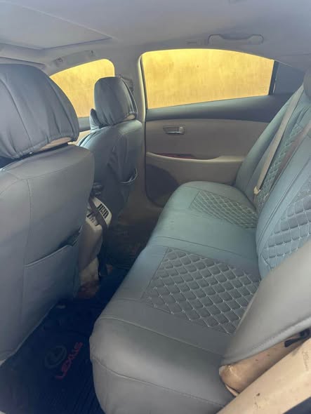 A picture of Registered barely used Lexus es 350 car is clean in