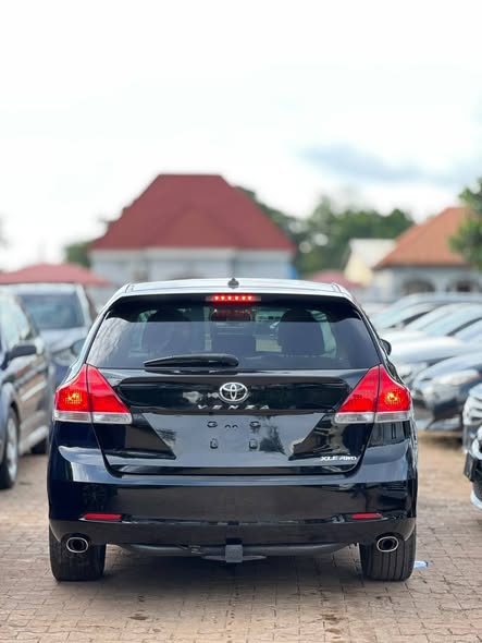 A picture of Toyota venza XLE