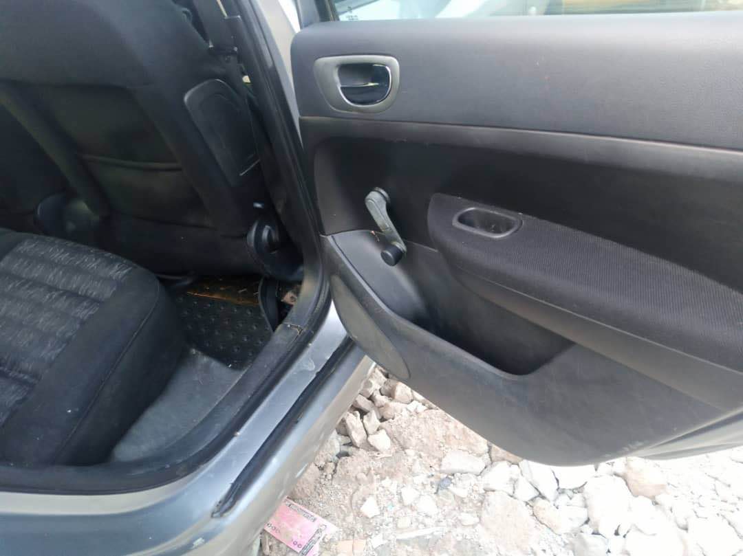 A picture of First body neatly used 2002 Honda CR V